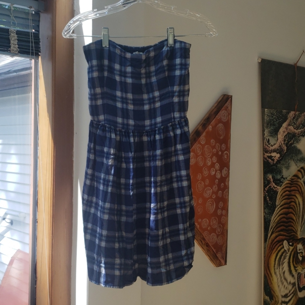 Dress - Picture 1 of 3